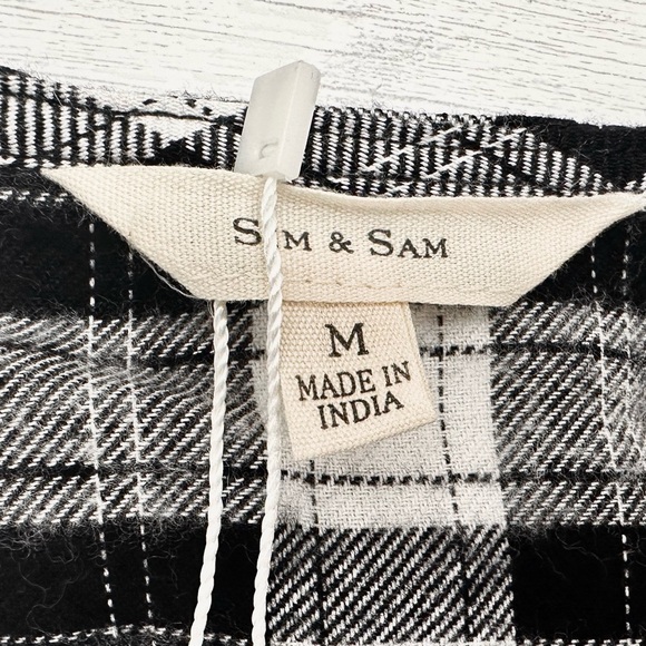 NWT Sim & Sam Black & White Plaid Smocked Long Sleeve Peasant Top | Size M - Picture 3 of 7